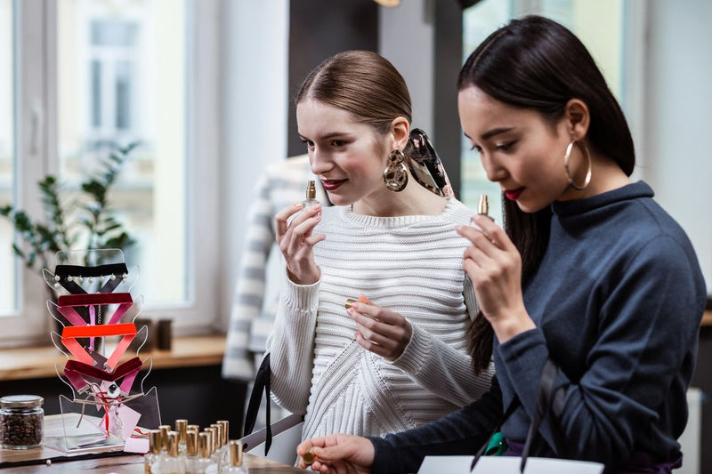 2-women-smelling-scents-for-perfume