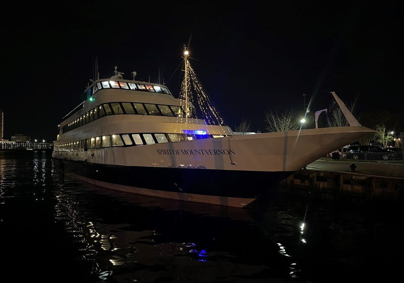 boat-for-dinner-cruise-in-norfolk
