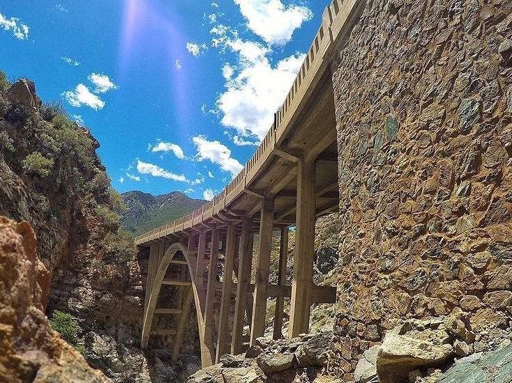bridge-in-canyon