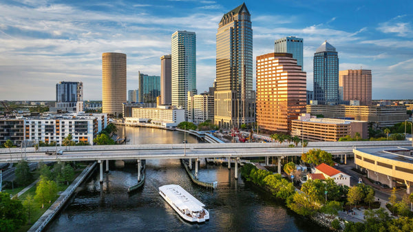 cocktails on boat.jpg