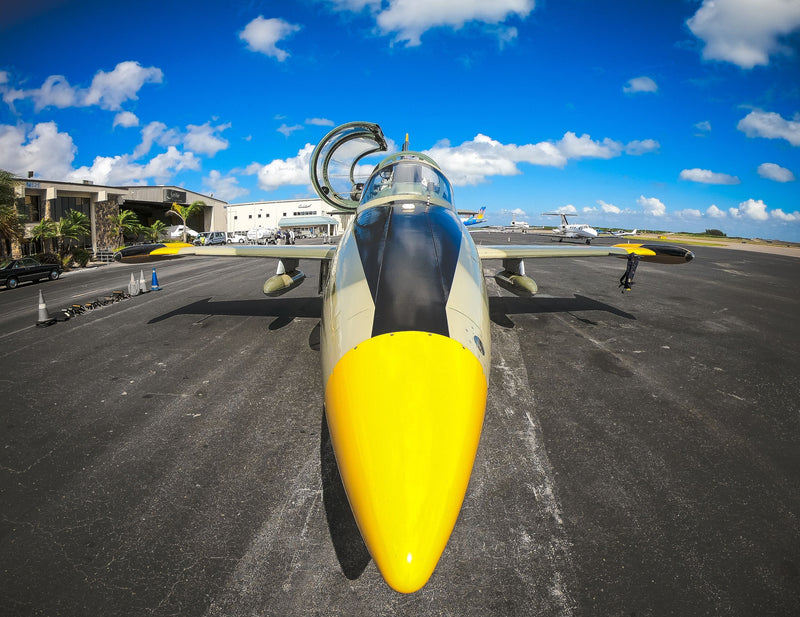 fighter-jet-on-landing