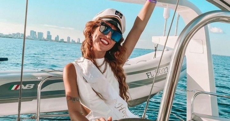 girl-in-captain-hat-jpg