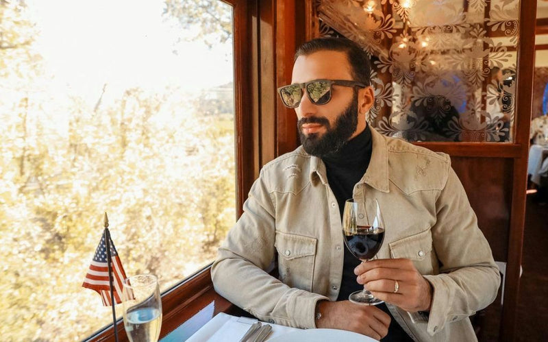 gourmet-express-lunch-weekday-drinking-on-train-jpg