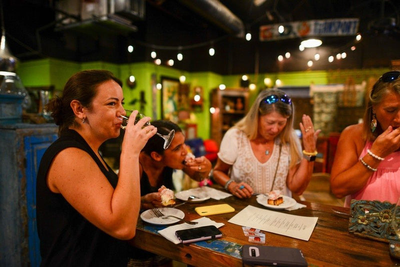 group-eating-at-a-resataurant