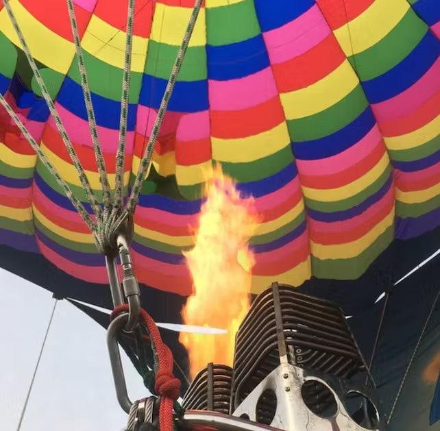 hot-air-balloon-during-take-off