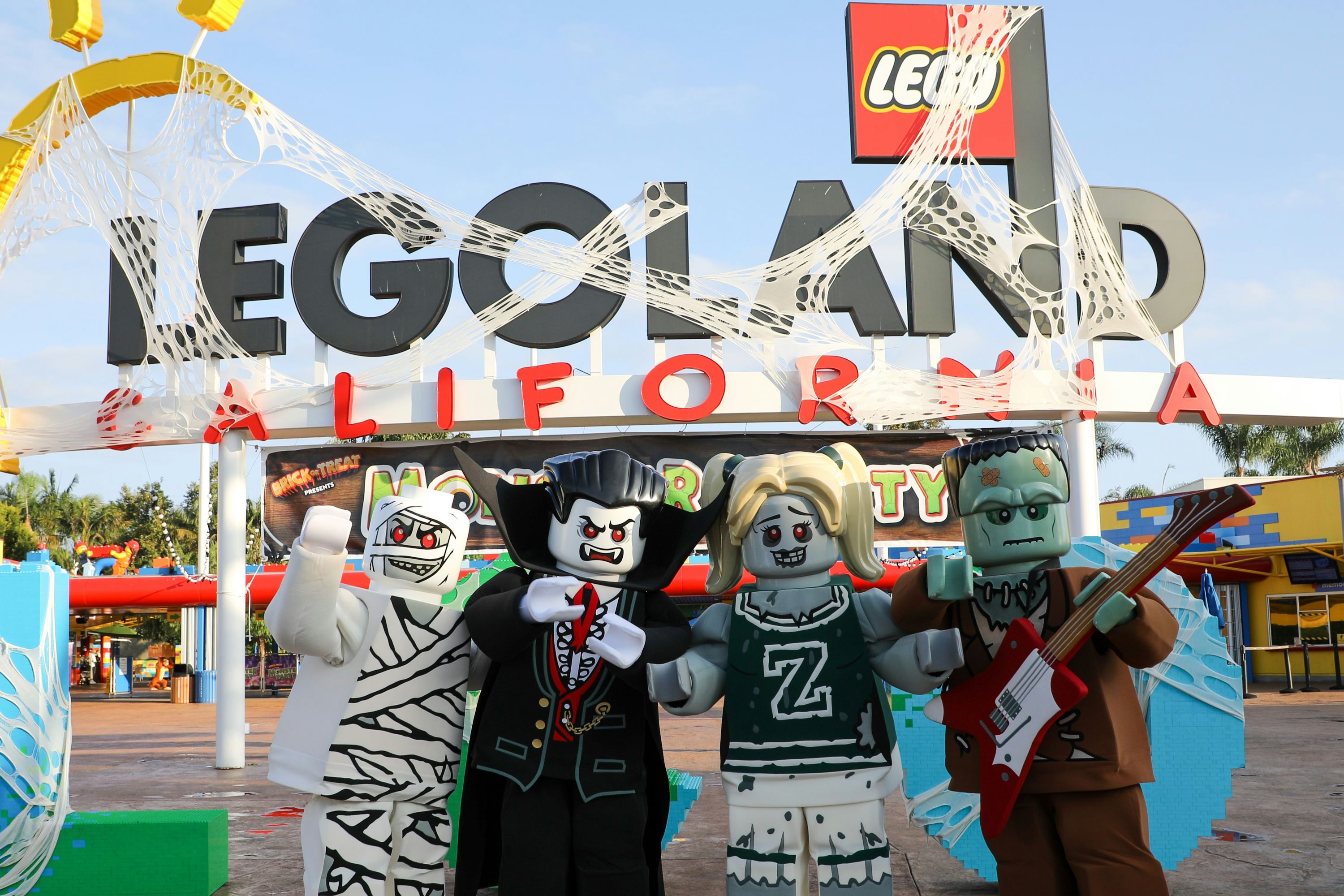 LEGOLAND® California Brick-or-Treat 1-Day Admission – Giftory