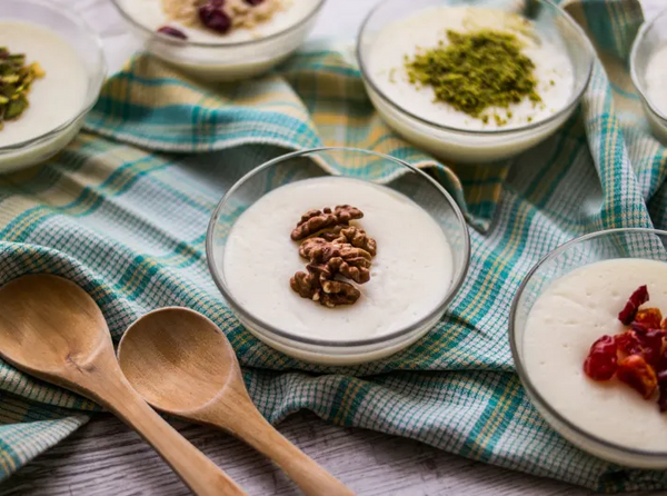 Woman cooking in cooking class.png