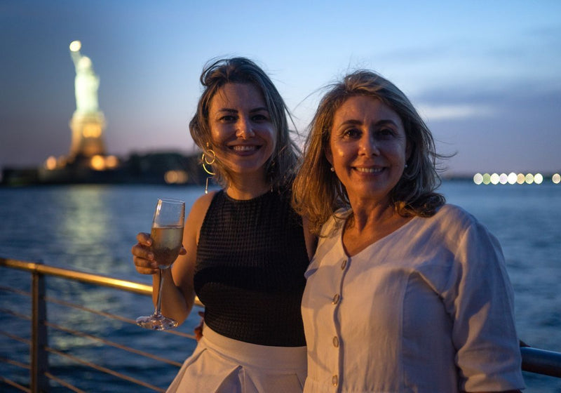 mother-and-daughter-on-signature-dinner-cruise
