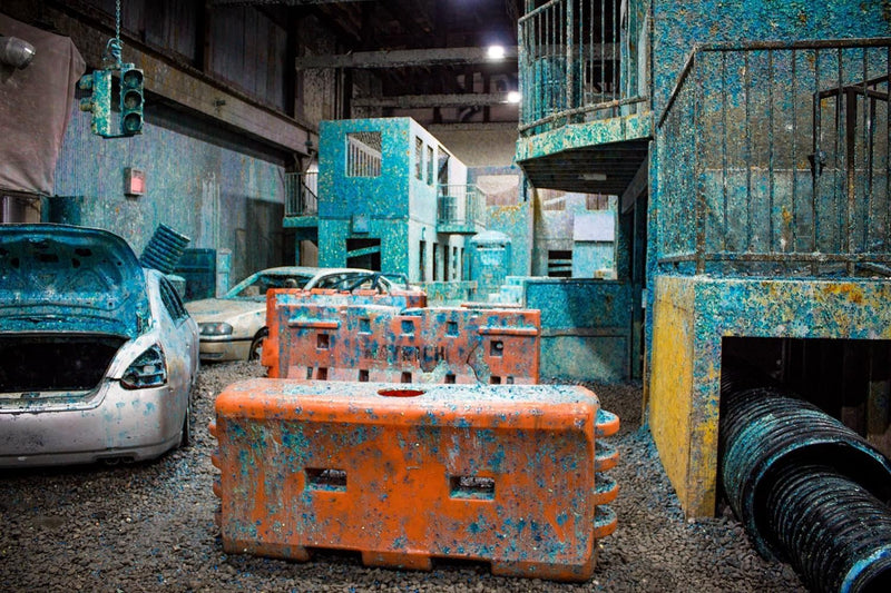 paintball-course-with-barriers-and-cars