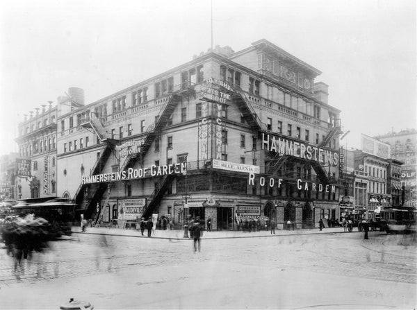 woman showing group something on an ipad