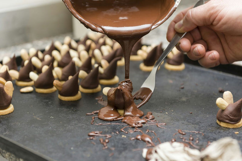 pouring-chocolate