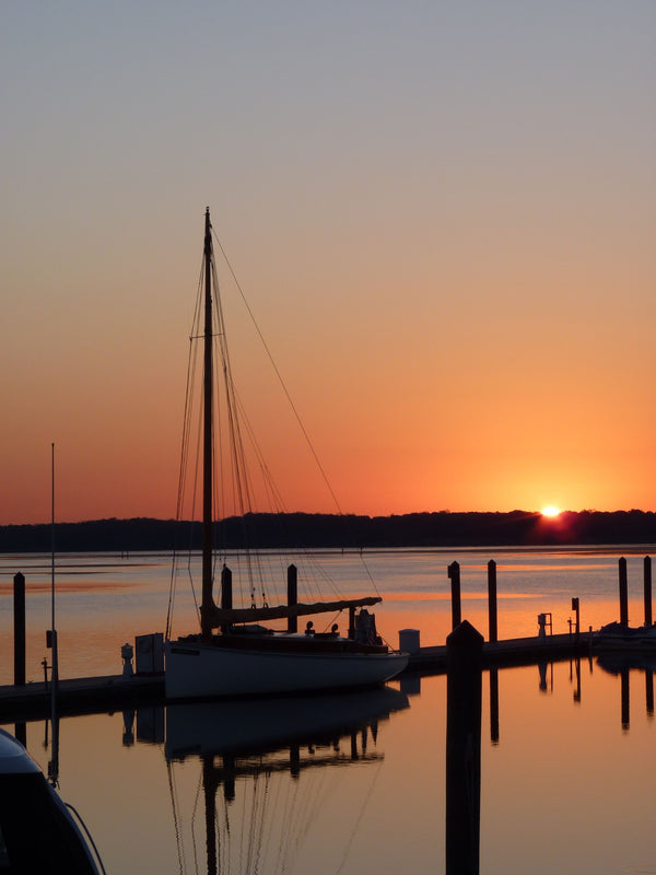 raising sails at the mast, selina II, st michaels md, hatch.JPG