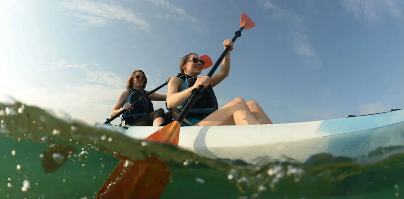 tandem-kayak-mother-daughter-webp