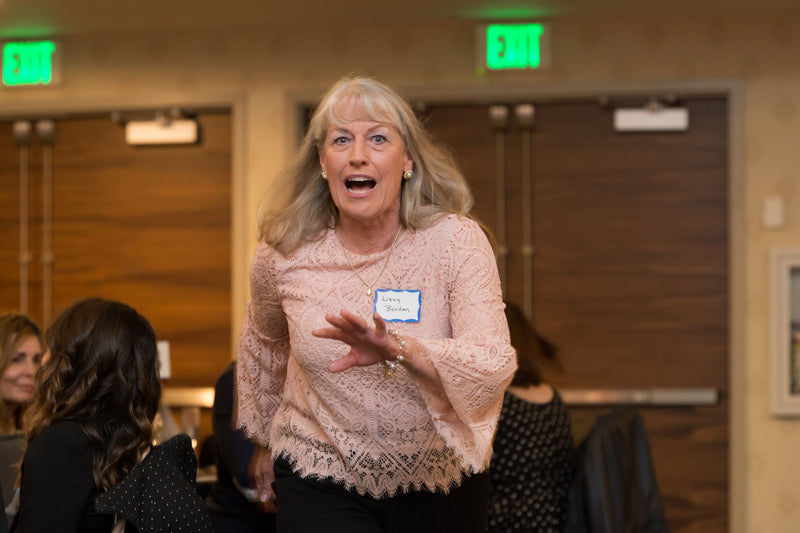 woman-running-away-at-murder-mystery