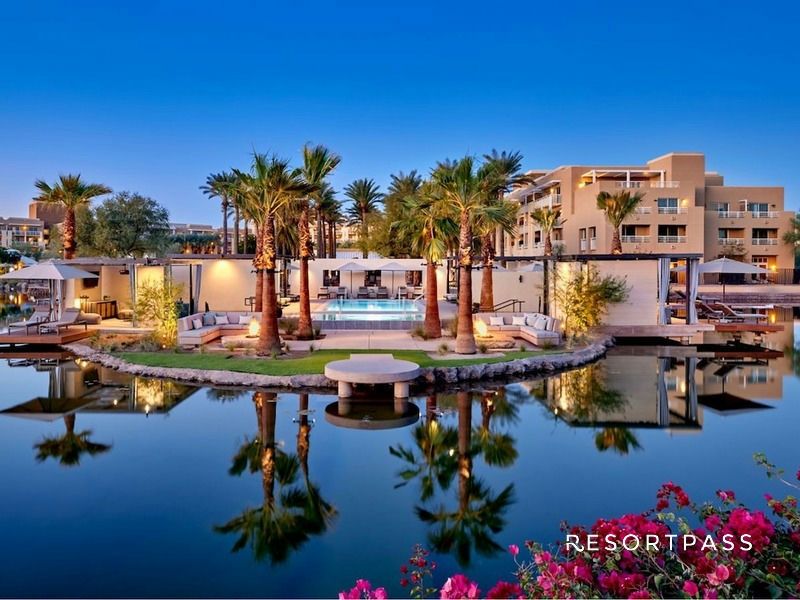 09_pool-day-pass-jw-marriott-phoenix-desert-ridge-resort-spa-su_resortpass_white.jpg