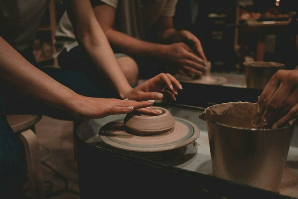 couple pottery date experience