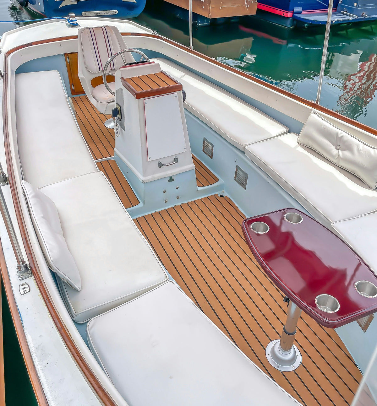 20-electric-duffy-boat-huntington-harbor-inside-boat-jpg