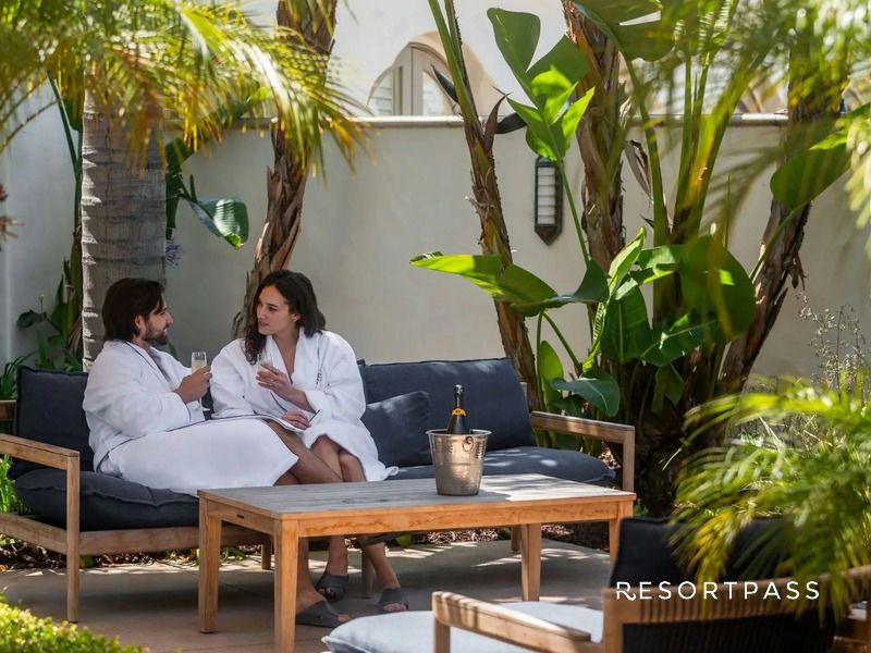 21_spa-pass-at-hyatt-regency-huntington-beach-resort-spa_resortpass_white.jpg