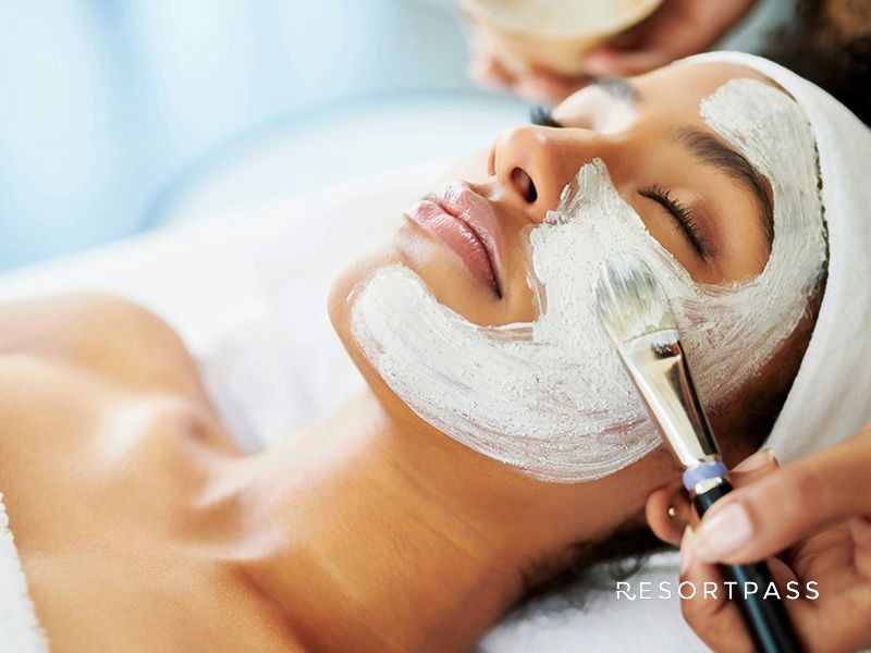 24_50-minute-custom-facial-pool-access-at-omni-shoreham-hotel-w_resortpass_white.jpg
