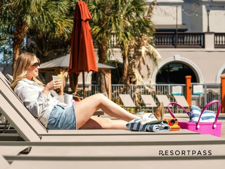 Pool Day Pass at DoubleTree by Hilton Orlando Theme Park Resort