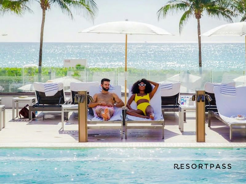 29_pool-day-pass-eden-roc-miami-beach_resortpass.jpg