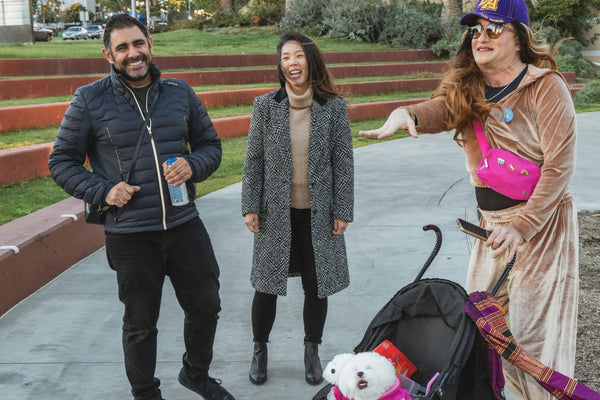 3 people on tour of la.jpg