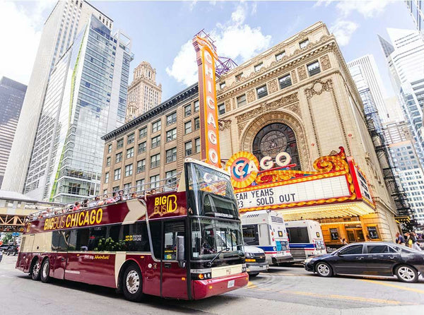 7-big-bus-tours-in-chicago-near-chicago-theatre.jpg