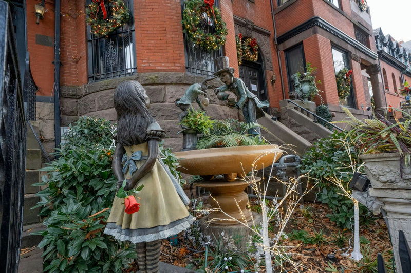 Alice statue in DC