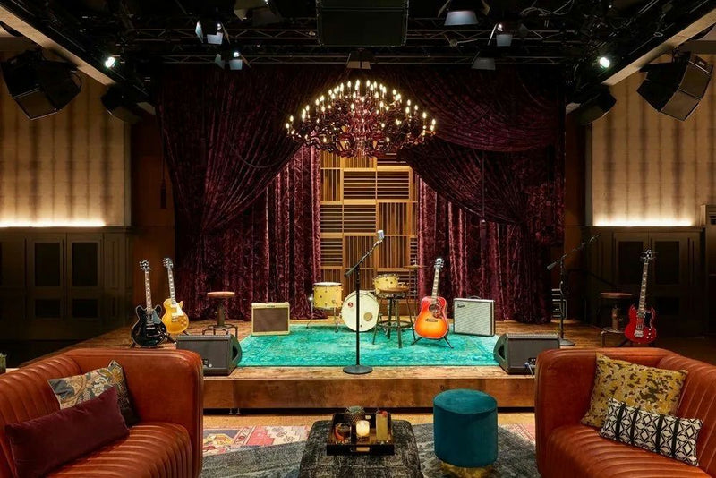 analog_stage_huttonhotel_credit-tim-williams-1-jpeg