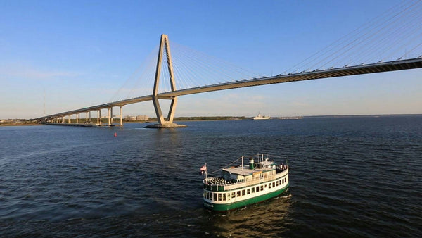 belle_bridge_with boat.jpg