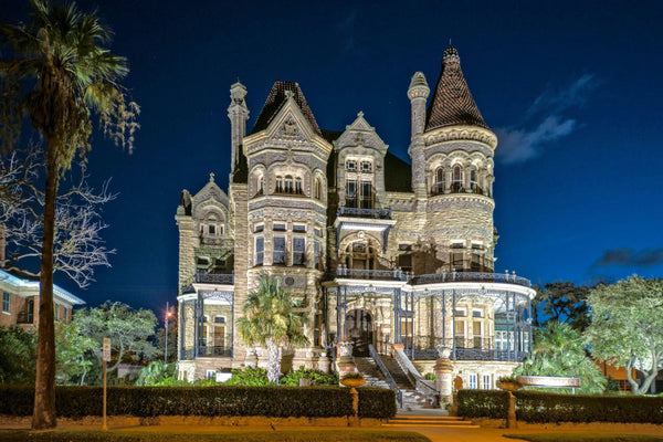 big building in ghost tour