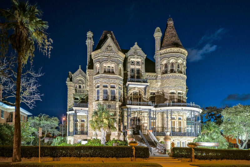 big building in ghost tour