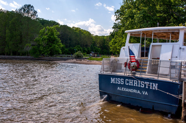 boat-on-pontiac-river-jpg