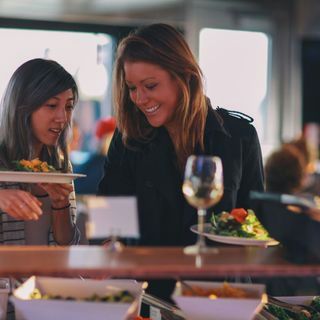 Brunch cruise girls