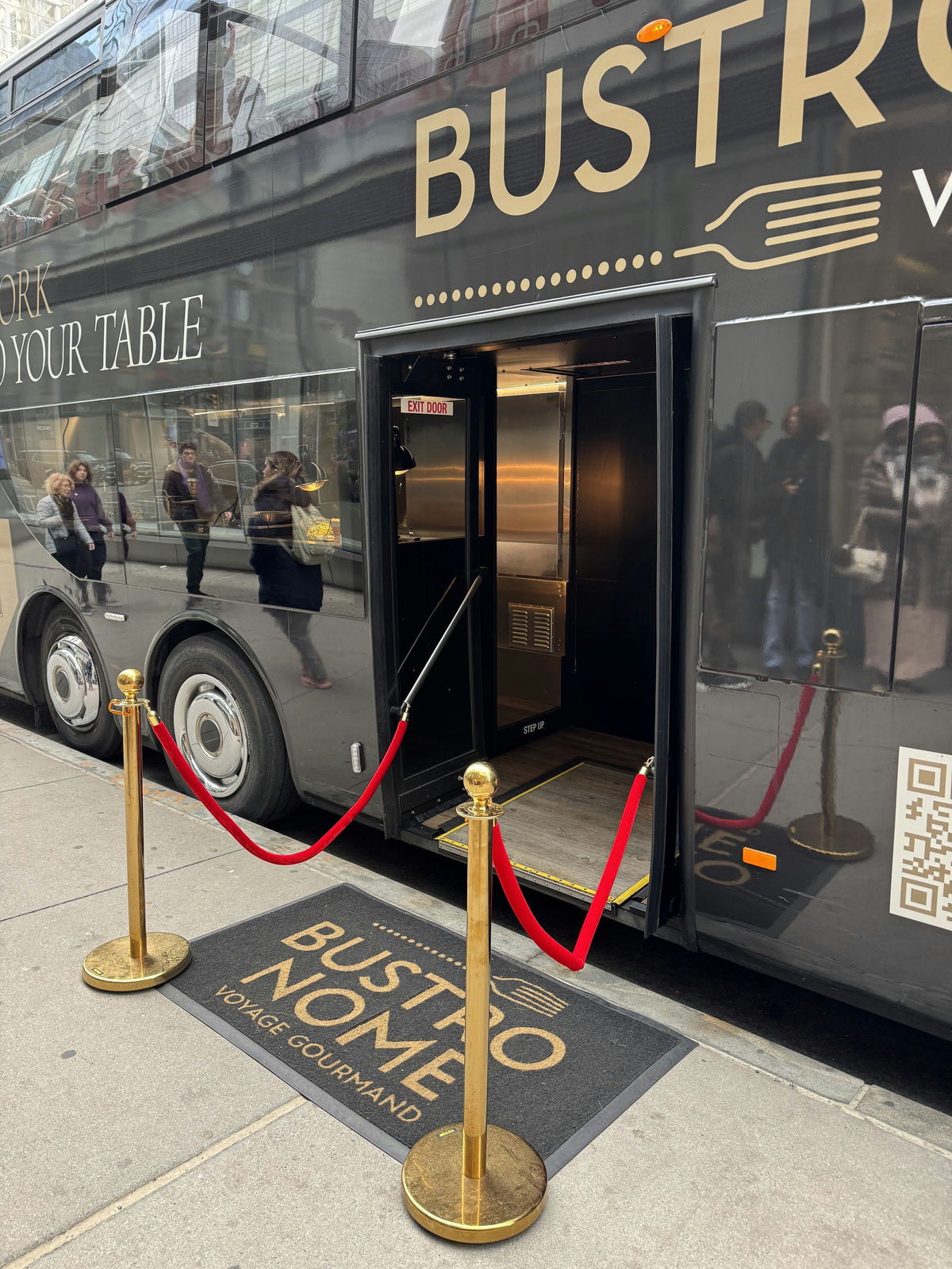 bus-entrance