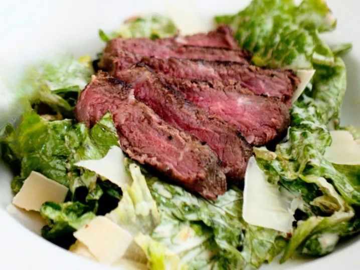 Caesar-salad-with-steakjpeg.jpeg