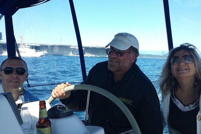captain-sailing-boat