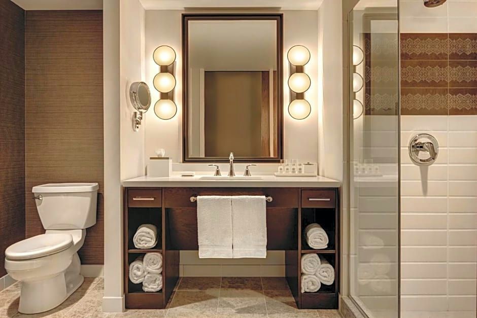 chicago-hotel-200-2-jpeg