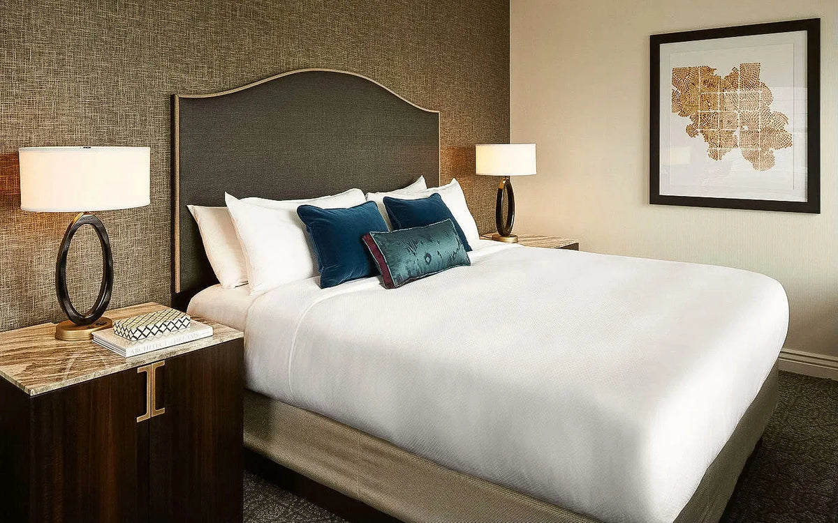 chicago-hotel-200-4-webp