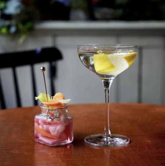 cocktails-ready-to-serve