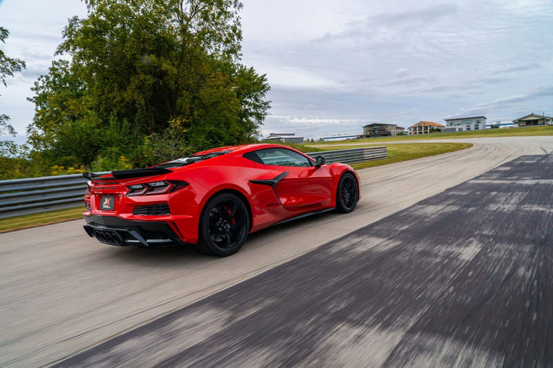 corvette-c8-z06-track-action-shot