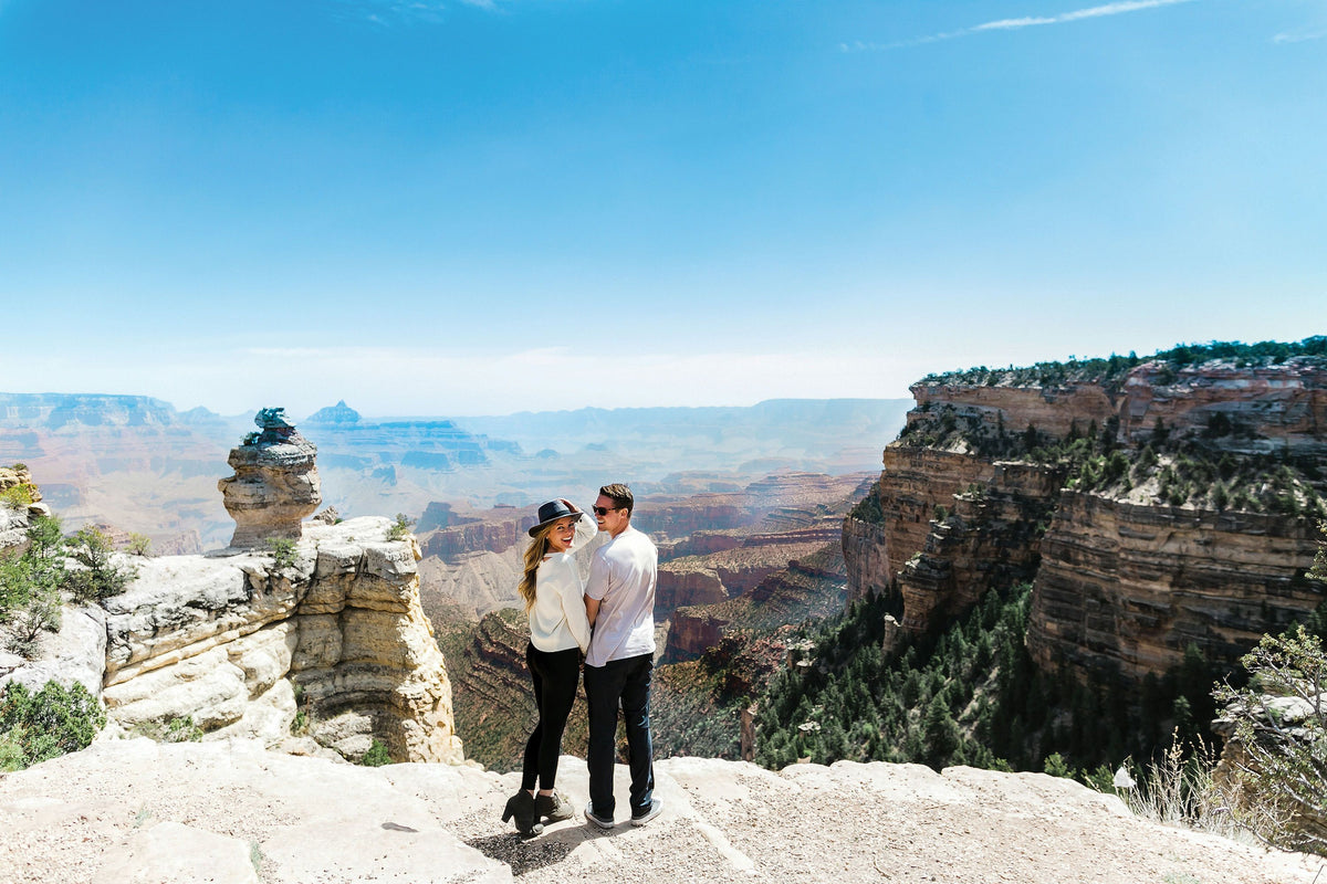 couple-at-grand-canyon