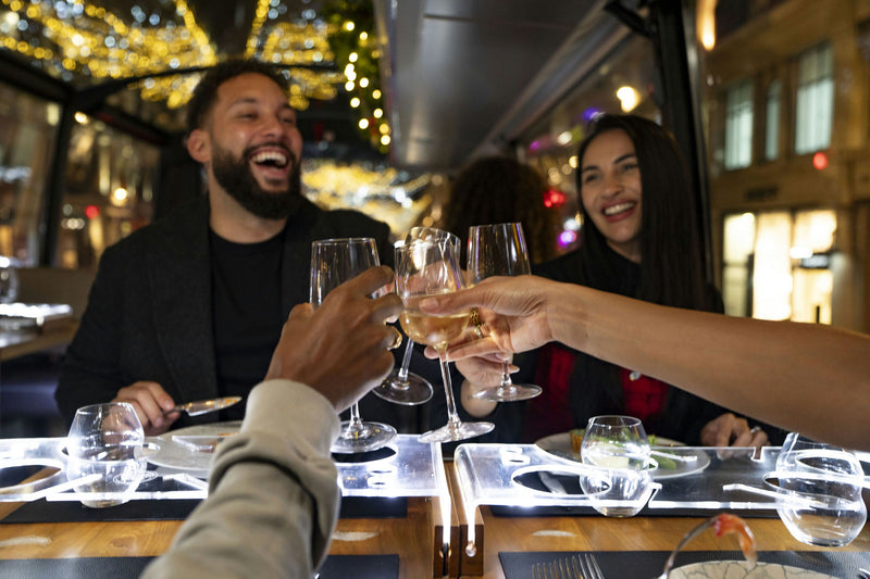 couple-having-dinner-on-bus-in-nyc