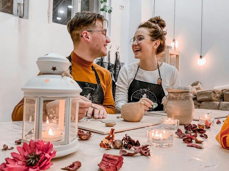 couple pottery date experience