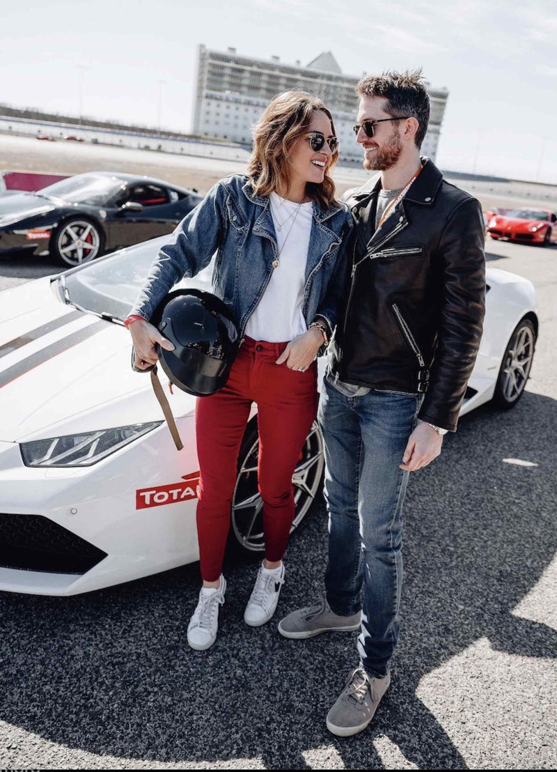couple-with-lambo