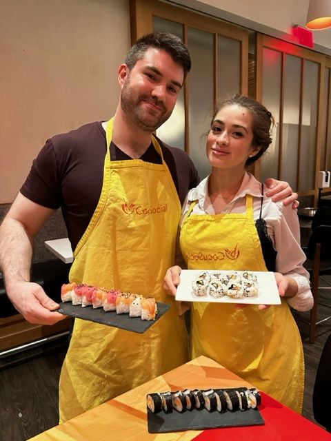 couples-holding-sushi