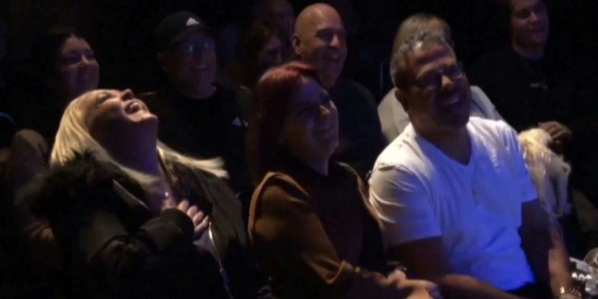 crowd-laughing