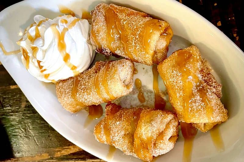 Dessert in basket