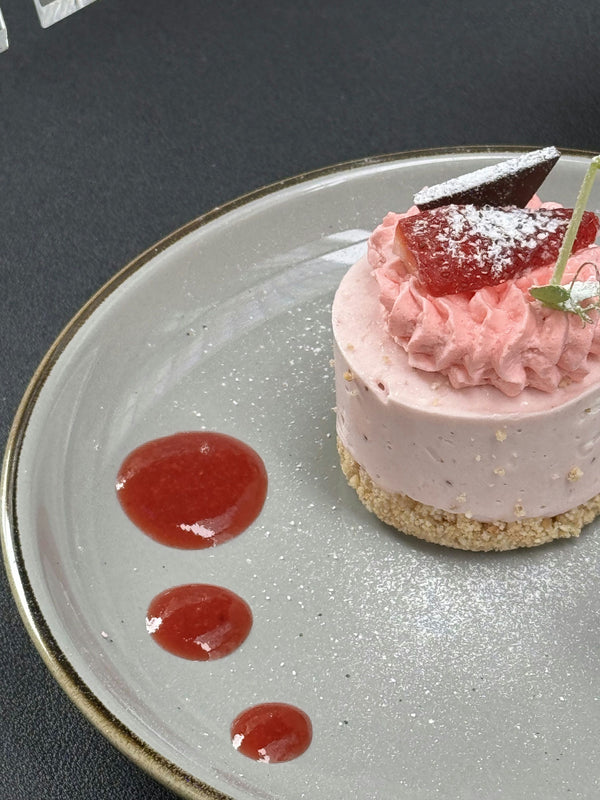 dessert-with-berries