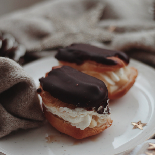Eclairs in cooking class